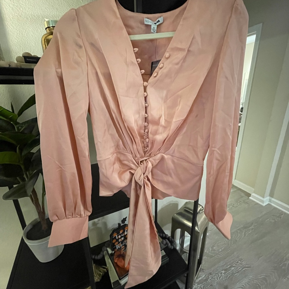 NET fashion nova blouse